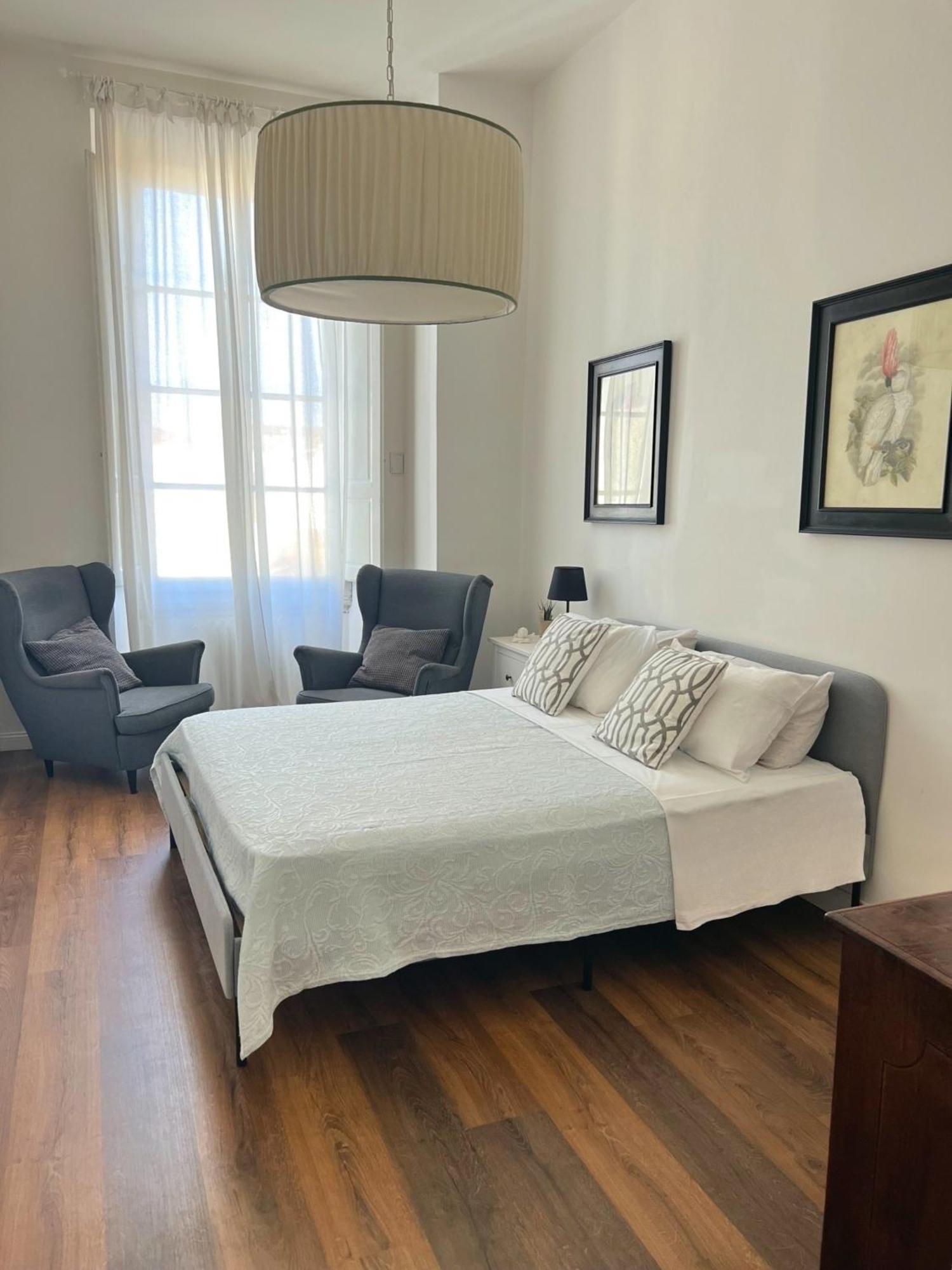 Santa Rosa Florence Apartments 3 Bedrooms - Private Parking Exteriör bild